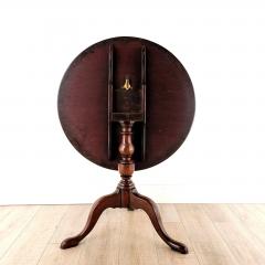 George III English Mahogany Tilt Table circa 1780 - 2979083