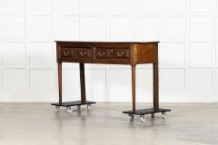 George III English Vernacular Oak Dresser Base - 4329154