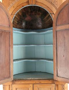 George III Irish Pine Corner Cabinet circa 1780 - 3603740