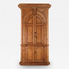 George III Irish Pine Corner Cabinet circa 1780 - 3610668
