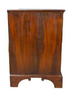George III Mahogany Bachelors Chest - 4152673