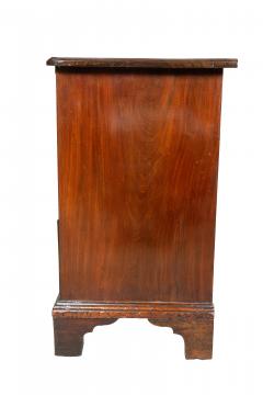 George III Mahogany Bachelors Chest - 4260990