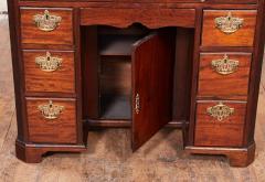 George III Mahogany Kneehole Desk - 3077856