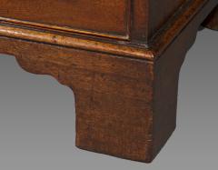 George III Mahogany Kneehole Desk of Exceptional Quality - 1005870