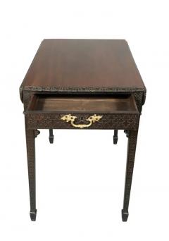 George III Mahogany Pembroke Table In The Manner Of Chippendale - 4149477