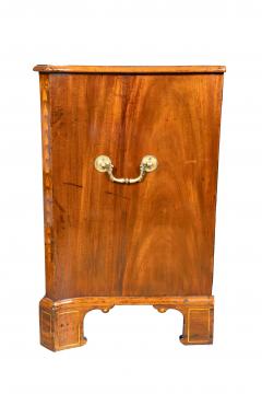 George III Mahogany Serpentine Chest Of Drawers - 4474261