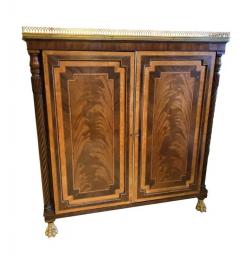 George III Mahogany and Satinwood Book Cabinet - 3787038