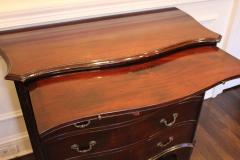 George III Serpentine Chest of Drawers - 3167881