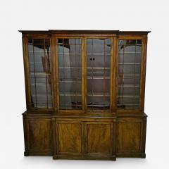 George III Sheraton Breakfront Bookcase in Mahogany England circa 1800 - 3272349
