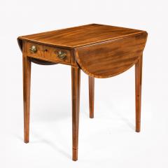 George III oval mahogany and king wood banded Pembroke table - 820542