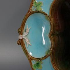George Jones Majolica Strawberry Serving Dish - 4604535