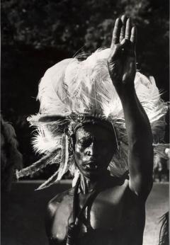 George Rodgers Barber The Acholi tribe Uganda by GEORGE RODGER - 2939286