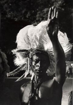 George Rodgers Barber The Acholi tribe Uganda by GEORGE RODGER - 2941495