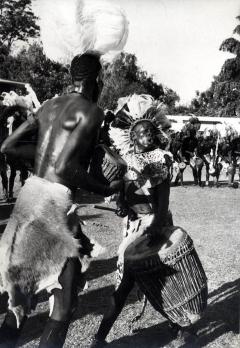 George Rodgers Barber The Acholi tribe Uganda by GEORGE RODGER - 2941498