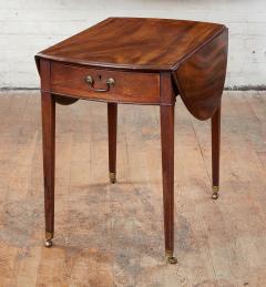 Georgian Mahogany Oval Pembroke Table - 2740973