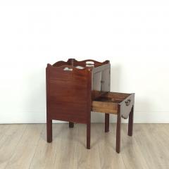 Georgian Mahogany Tray Top Bedside Commode England circa 1800 - 4153048