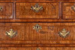 Georgian Walnut Chest on Chest English circa 1720 - 4645998