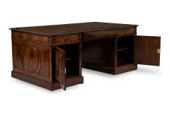 Georgian style mahogany kneehole desk - 4631562