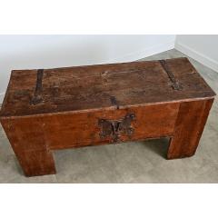 German 16th Century Oak Coffer - 4642987
