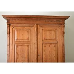 German 19th Century Pine Armoire - 3909290