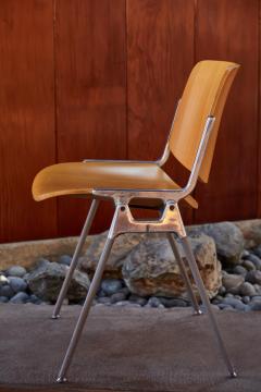 Giancarlo Piretti Set of Six 1960s Giancarlo Piretti Stackable Chairs for Castelli - 1012330