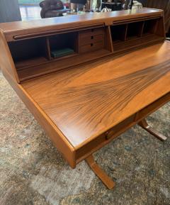 Gianfranco Frattini Gianfranco Frattini Writing Desk in Walnut Italy 1960s - 4316046