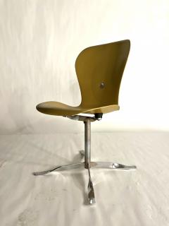 Gideon Kramer Pair of ION Chairs by Gideon Kramer - 3905186