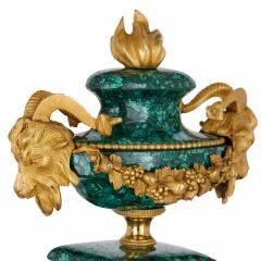 Gilt bronze and malachite Louis XVI clock - 3782297