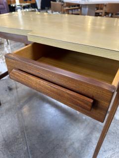 Gio Ponti Mid Century Italian Small Desk 1960s Gio Ponti Style - 3089675