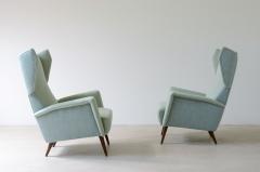 Gio Ponti Rare pair of armchairs Mod 820 in wood and upholstered fabric  - 3732403