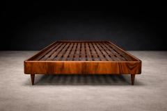 Giuseppe Scapinelli Giuseppe Scapinelli Floating Daybed in Solid Cavi na Wood with Off White Alpaca - 4526778