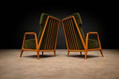 Giuseppe Scapinelli Pair of Armchairs in Pau Marfim Olive Green Mohair Giuseppe Scapinelli - 4549195