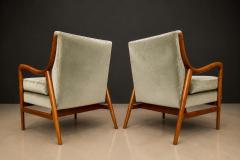 Giuseppe Scapinelli Pair of Sculptural Armchairs by Giuseppe Scapinelli in Cavi na Wood Mohair - 4612118
