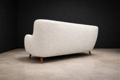 Giuseppe Scapinelli Sofa in Hardwood and Off White Boucl by Giuseppe Scapinelli Brazil 1950s - 4488702