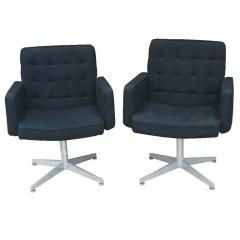 GoodForm Pair of GF Executive Swivel Lounge Armchairs - 2781781