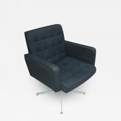 GoodForm Pair of GF Executive Swivel Lounge Armchairs - 2784427