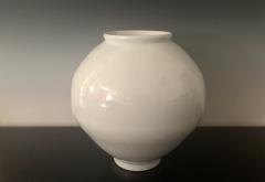Group of five Contemporary Porcelain Moon Jars - 3344911