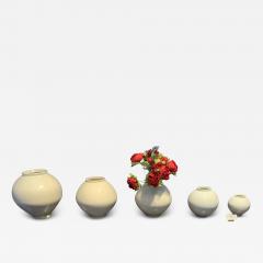 Group of five Contemporary Porcelain Moon Jars - 3345162