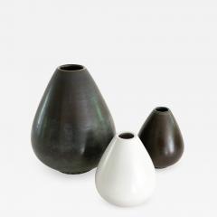 Gunnar Nylund GUNNAR NYLUND GROUP OF 3 VASES CHARCOAL AND LIGHT GRAY  - 1399410