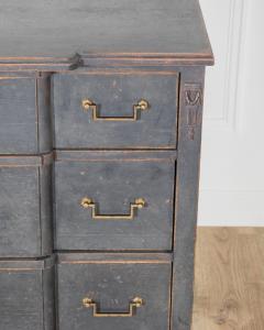 Gustavian Style Chest of Drawers in Black with Brass Hardware and Carved Details - 4223268