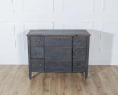 Gustavian Style Chest of Drawers in Black with Brass Hardware and Carved Details - 4223269