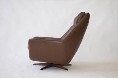 H W Klein H W Klein Swivel Leather Lounge Chair - 556445