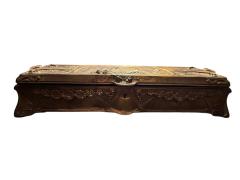 HIGHLY DETAILED SCENIC ART NOUVEAU BRASS REPOUSEE LARGE GLOVE BOX MAKERS MARK - 4442642