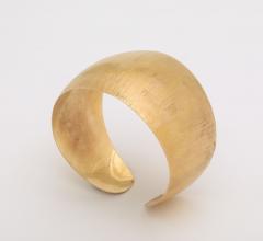 Hammered 18 k Gold Cuff Bracelet - 3459144