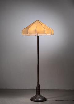 Hammered copper Art Nouveau floor lamp - 3195571