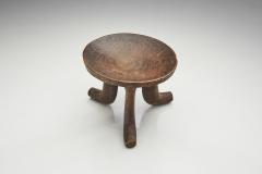 Hand carved Ethiopian Tripod Stool Africa early 20th century - 2558151