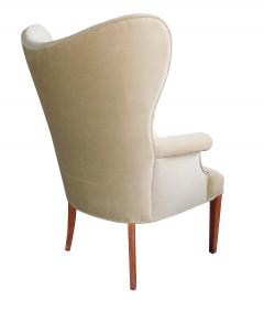 Handsome pair of American 1940s butterfly wingback arm chairs - 2402607