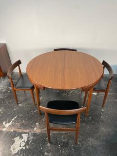 Hans Olsen Hans Olsen Expandable Roundette with Four Chairs - 4078746