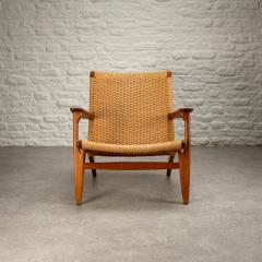 Hans Wegner CH25 Lounge Chair in Oak by Hans Wegner Denmark 1950s - 3112432