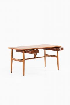 Hans Wegner Desk Model JH 563 Produced by Cabinetmaker Johannes Hansen - 2014663